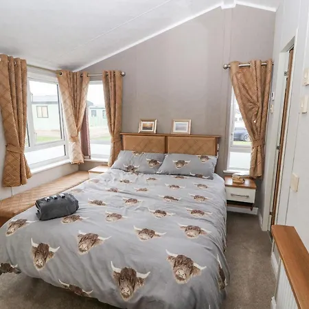 No 8 Hillcote Hotel 4*